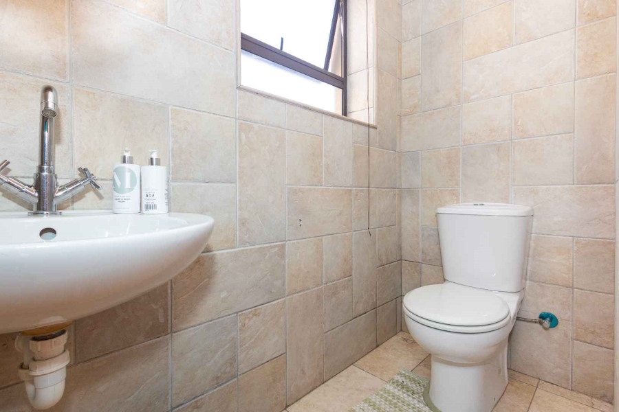 To Let 4 Bedroom Property for Rent in Ridgeworth Western Cape